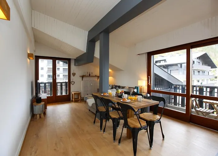 Apartment Superbe T3 En Face Du Brevent, *